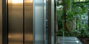 小区物业有权经营电梯吗？